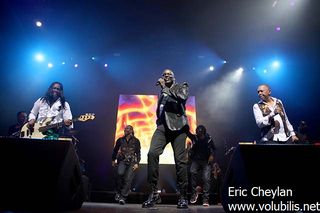 Earth Wind And Fire - Concert L' Olympia (Paris)