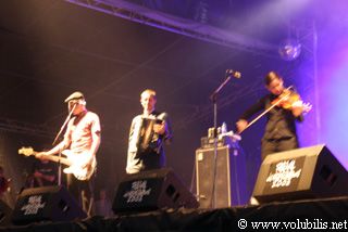 Flogging Molly - Festival Les Vieilles Charrues 2003